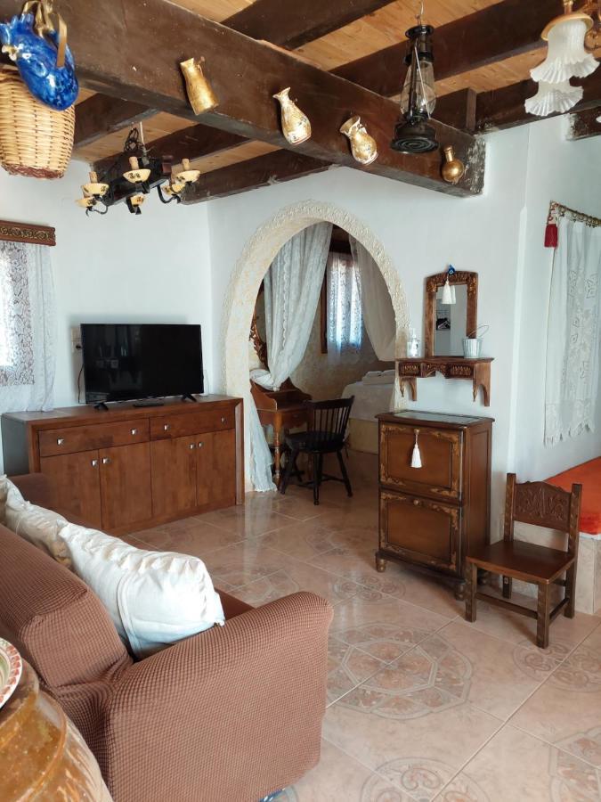 Lakena Traditional House Menetaí エクステリア 写真