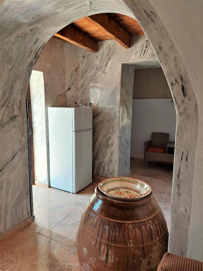 Lakena Traditional House Menetaí エクステリア 写真