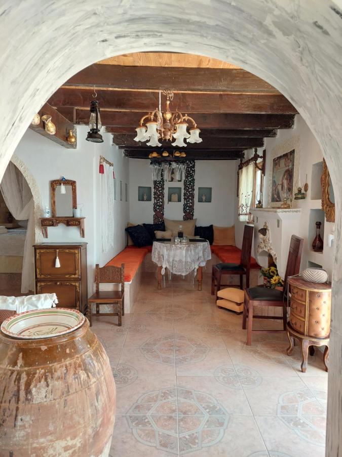 Lakena Traditional House Menetaí エクステリア 写真