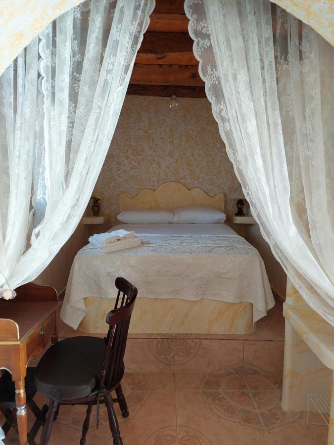 Lakena Traditional House Menetaí エクステリア 写真